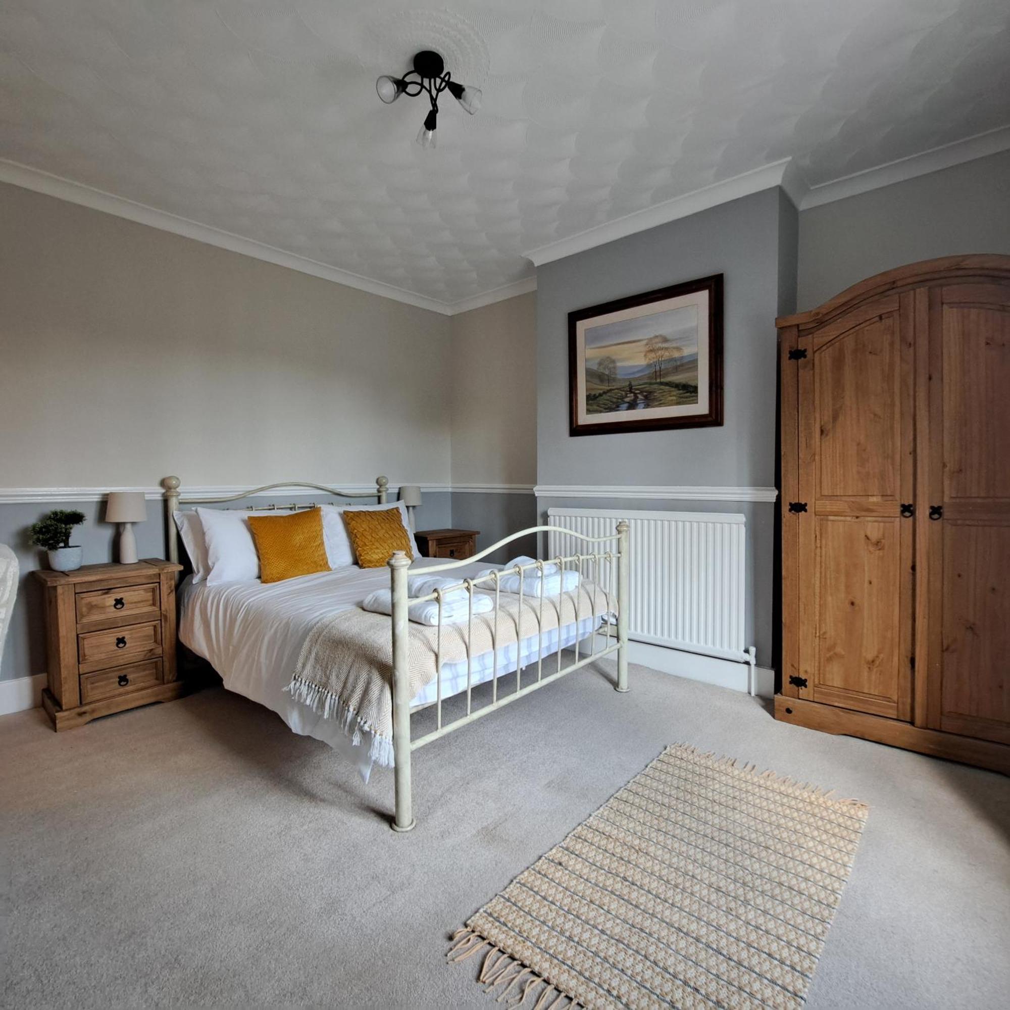 Generous 3 Bed In The Heart Of The Village Huntingdon Extérieur photo
